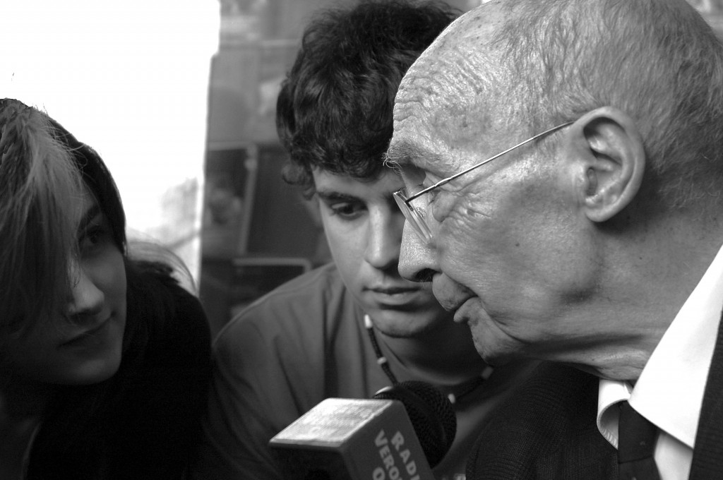 Nicolò Patanè e Gabriella Fancio con lo scrittore Josè Saramago - Foto di Gonzalo Hernandez Baptista